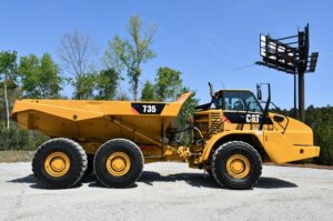 2010 Cat 735