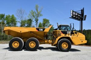 2010 Cat 735