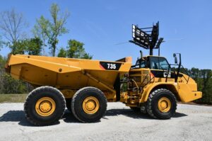 2010 Cat 735