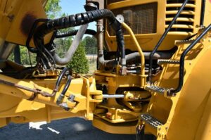 2010 Cat 735