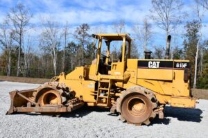 1996 CATERPILLAR 815F