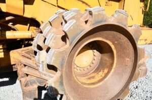 1996 CATERPILLAR 815F