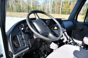 2021 FREIGHTLINER BUSINESS CLASS M2 106 2021 FREIGHTLINER BUSINESS CLASS M2 106