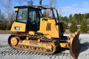 2015 CATERPILLAR D6K2