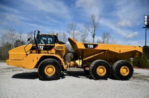 2010 Cat 735