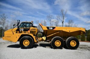 2010 Cat 735