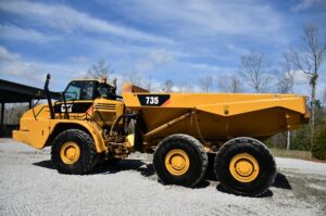 2010 Cat 735
