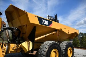 2010 Cat 735