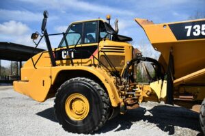 2010 Cat 735