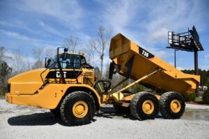 2010 Cat 735