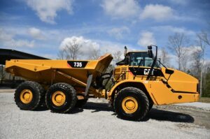 2010 Cat 735