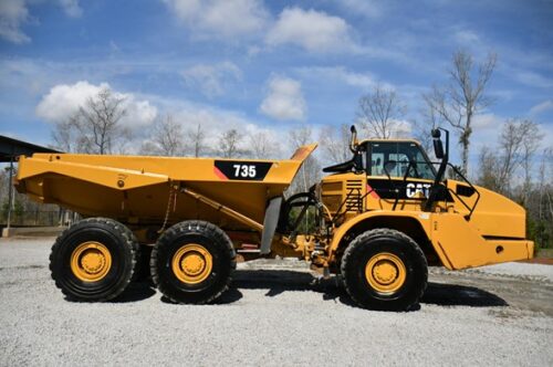 2010 Cat 735