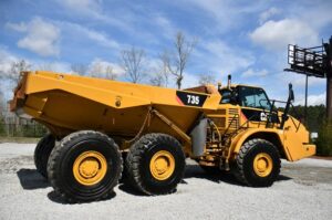 2010 Cat 735