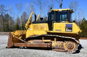 2018 Komatsu D65EX-18