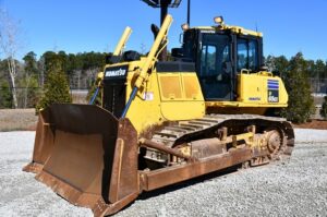 2018 Komatsu D65EX-18