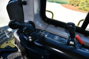 2018 Komatsu D65EX-18