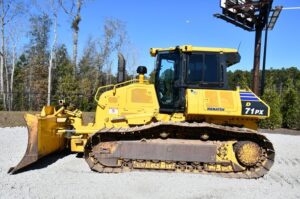 2021 KOMATSU D71PX-24