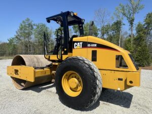 2005 CAT CS533E Compactor 1964-BT 2005 CAT CS533E Compactor 1964-BT