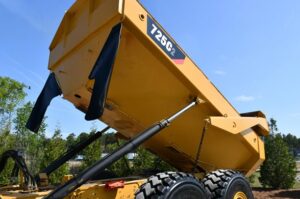 2016 CAT 725C2 Truck 1955-BB 2016 CAT 725C2 Truck 1955-BB