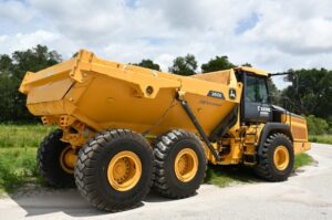 2022 Deere 260E Dump Truck 2033-BT 2022 Deere 260E Dump Truck 2033-BT
