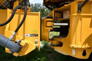 2022 Deere 260E Dump Truck 2033-BT 2022 Deere 260E Dump Truck 2033-BT