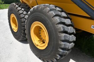 2022 Deere 260E Dump Truck 2033-BT 2022 Deere 260E Dump Truck 2033-BT