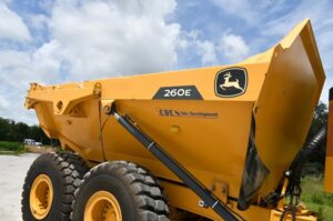 2022 Deere 260E Dump Truck 2033-BT 2022 Deere 260E Dump Truck 2033-BT