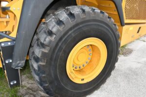 2022 Deere 260E Dump Truck 2033-BT 2022 Deere 260E Dump Truck 2033-BT