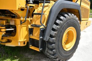 2022 Deere 260E Dump Truck 2033-BT 2022 Deere 260E Dump Truck 2033-BT