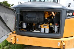 2022 Deere 260E Dump Truck 2033-BT 2022 Deere 260E Dump Truck 2033-BT