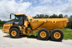 2022 Deere 260E Dump Truck 2033-BT 2022 Deere 260E Dump Truck 2033-BT