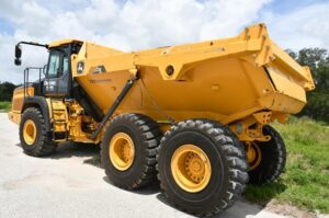 2022 Deere 260E Dump Truck 2033-BT 2022 Deere 260E Dump Truck 2033-BT