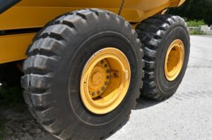 2022 Deere 260E Dump Truck 2033-BT 2022 Deere 260E Dump Truck 2033-BT