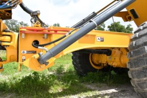 2022 Deere 260E Dump Truck 2033-BT 2022 Deere 260E Dump Truck 2033-BT