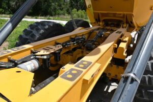 2022 Deere 260E Dump Truck 2033-BT 2022 Deere 260E Dump Truck 2033-BT