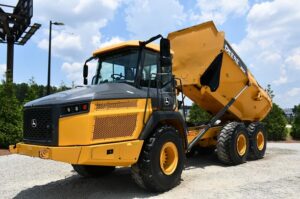 2018 Deere 260E Dump Truck 2043-BT
