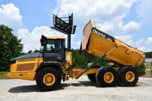 2018 Deere 260E Dump Truck 2043-BT