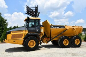 2018 Deere 260E Dump Truck 2043-BT