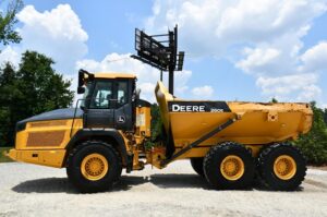 2018 Deere 260E Dump Truck 2043-BT