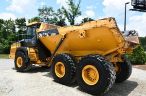 2018 Deere 260E Dump Truck 2043-BT