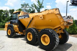 2018 Deere 260E Dump Truck 2043-BT