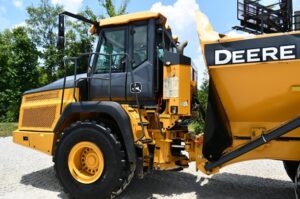 2018 Deere 260E Dump Truck 2043-BT