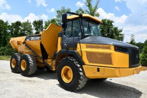 2018 Deere 260E Dump Truck 2043-BT