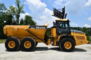 2018 Deere 260E Dump Truck 2043-BT