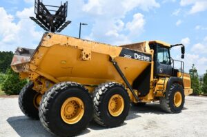 2018 Deere 260E Dump Truck 2043-BT