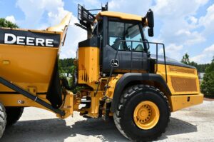 2018 Deere 260E Dump Truck 2043-BT
