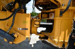 2018 Deere 260E Dump Truck 2043-BT