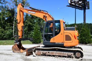 2019 Doosan DX140LCR-5 Excavator 2035-BT 2019 Doosan DX140LCR-5 Excavator 2035-BT