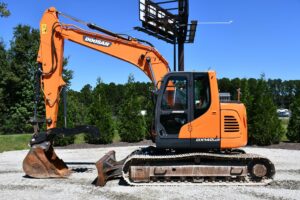 2019 Doosan DX140LCR-5 Excavator 2035-BT 2019 Doosan DX140LCR-5 Excavator 2035-BT