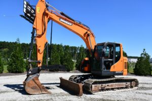 2019 Doosan DX140LCR-5 Excavator 2035-BT 2019 Doosan DX140LCR-5 Excavator 2035-BT
